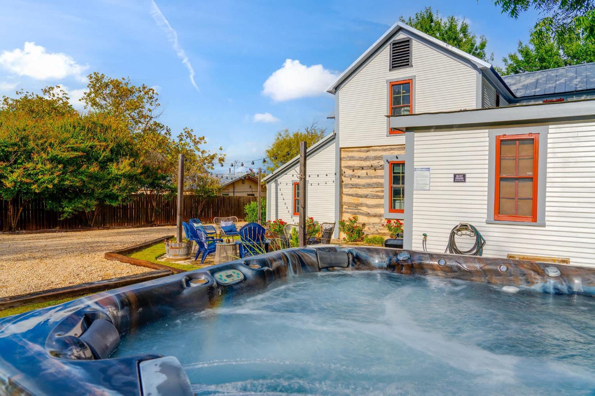 Katarina Haus - Hot Tub & Fire Pit Villa Fredericksburg Exteriör bild